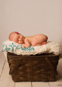MI Newborn Photographer2 214x300