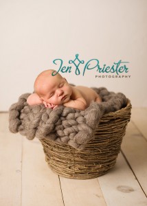 Michigan Newborn Photographer Devoted Knits Blanekt 214x300