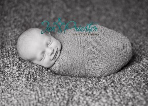 Oakland Michigan Newborn Photography 300x214