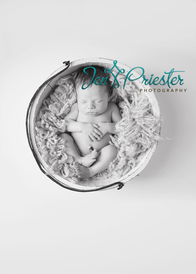 creative_newborn_photographer_ann_arbor_michigan