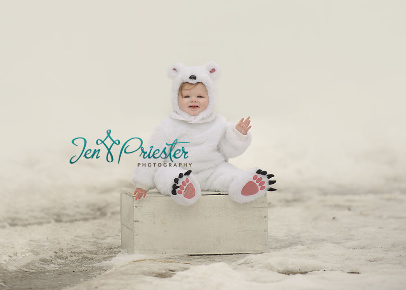 baby-girl-winter-snow-tom-arma-costume-family-session-photography-ann-arbor-michigan-1-2