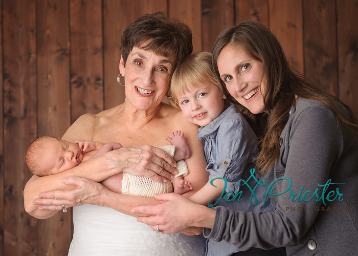 multi-generation-picture-michigan-baby-newborn-photographer-grand-rapids