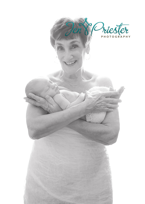 grandmother-grandson-newborn-photographer-michigan